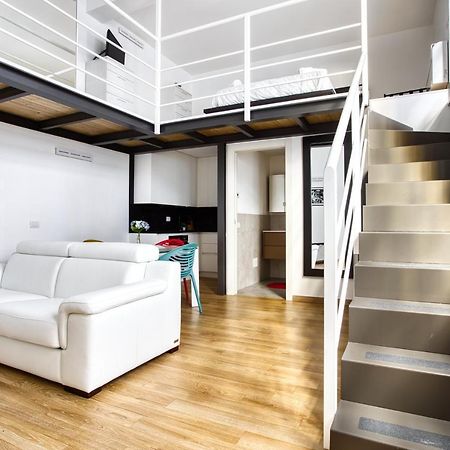 Joivy Charismatic 1-Bed Flat With Parking Apartment Milan Bagian luar foto