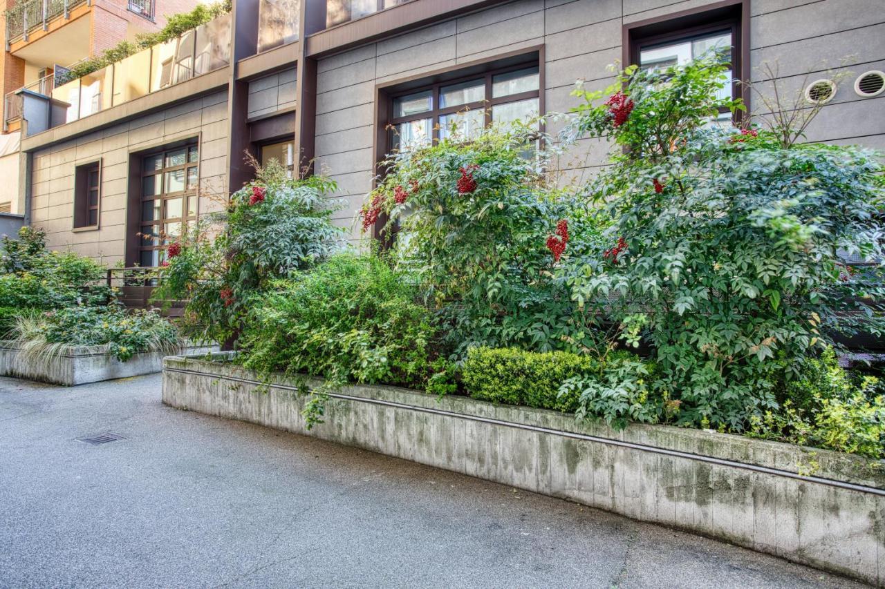 Joivy Charismatic 1-Bed Flat With Parking Apartment Milan Bagian luar foto